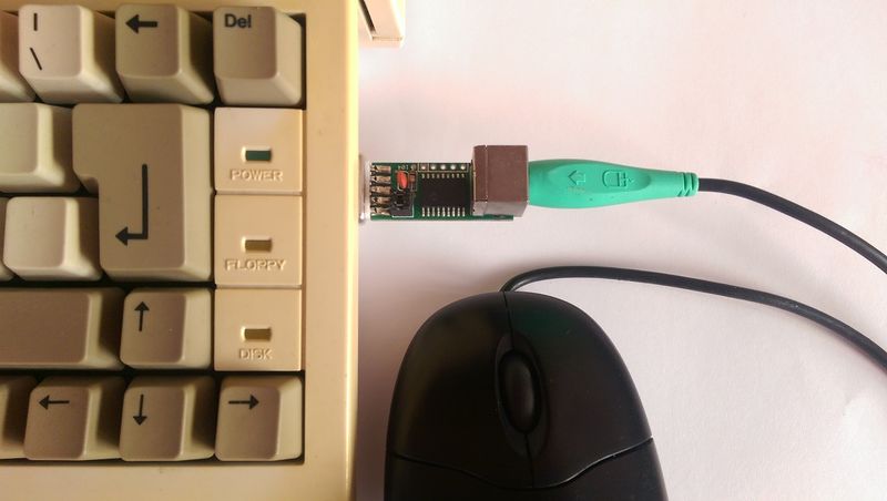 Plik:AmigaPs2Adapter.jpg