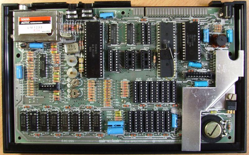 Plik:Issue2 16K.jpg